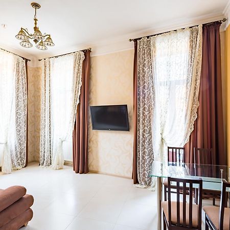 Leogrand Apartments On Doroshenka Street 1 Lviv Bagian luar foto