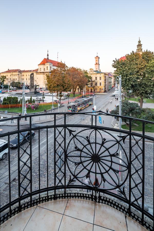 Leogrand Apartments On Doroshenka Street 1 Lviv Bagian luar foto