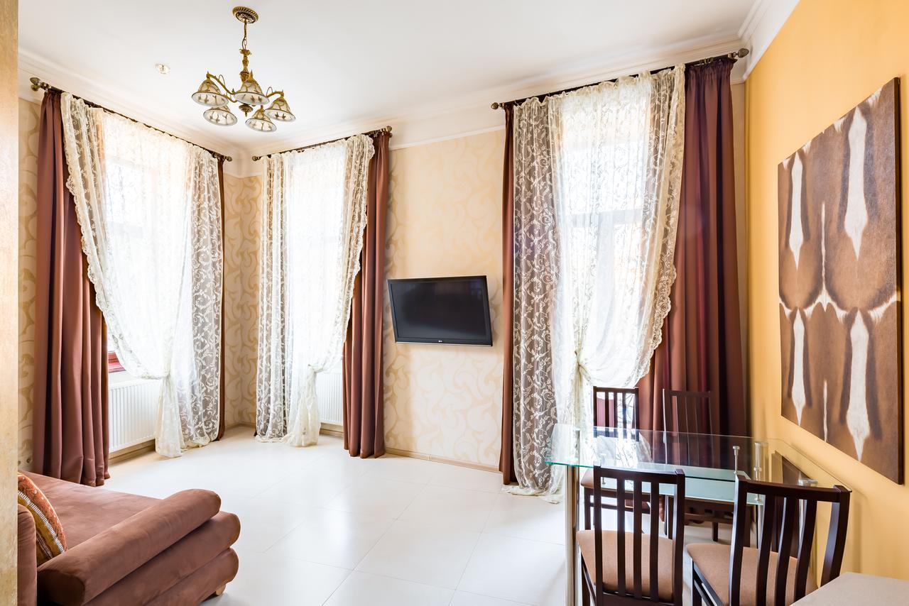 Leogrand Apartments On Doroshenka Street 1 Lviv Bagian luar foto
