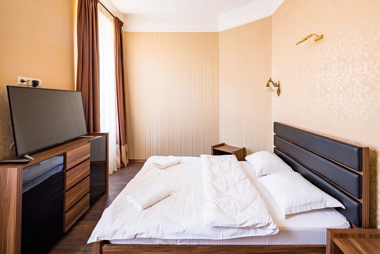 Leogrand Apartments On Doroshenka Street 1 Lviv Bagian luar foto